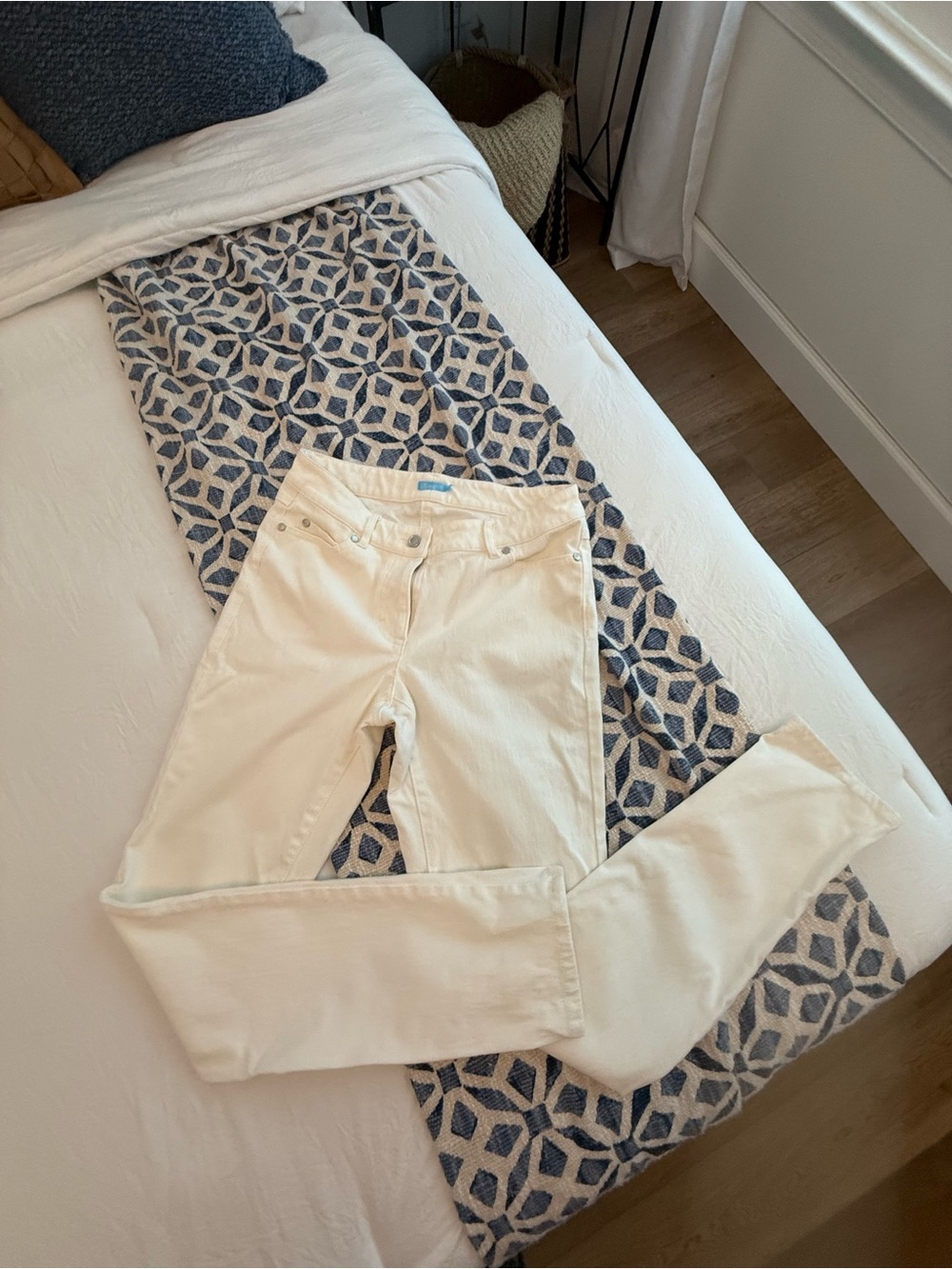 Women’s Cream Skinny Jeans — High-Rise Stretch Fit